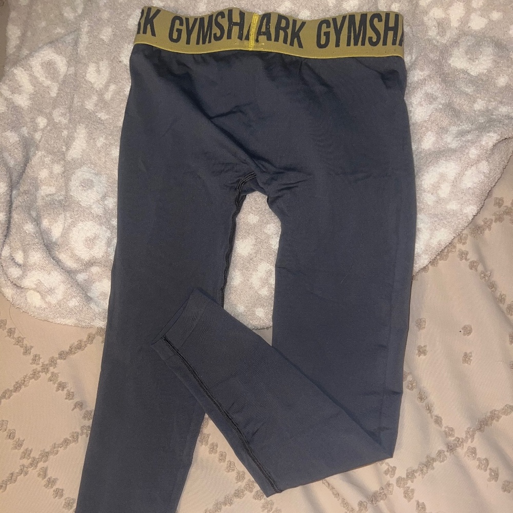 Small Gym shark leggings